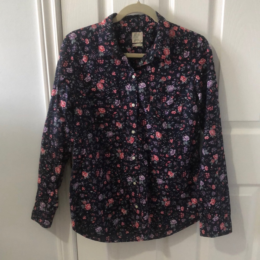 GAP boyfriend fit button down